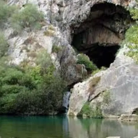 Rural Casitas Cueva Del Gato Бенаохан